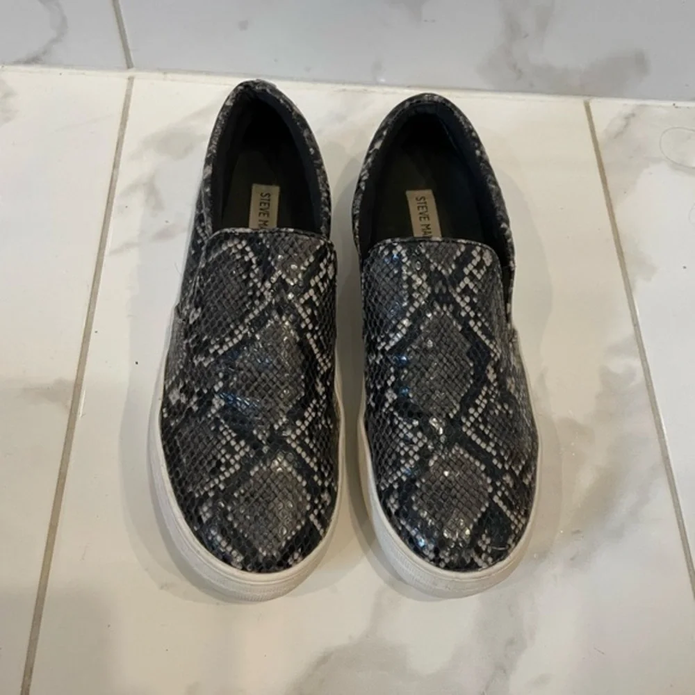 Steven Madden. | Neutral  Colour Snake Print Slip On Flat Shoes - Picture 7 of 15